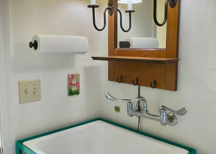 Pink Flamingo Ranch 3* Oracle